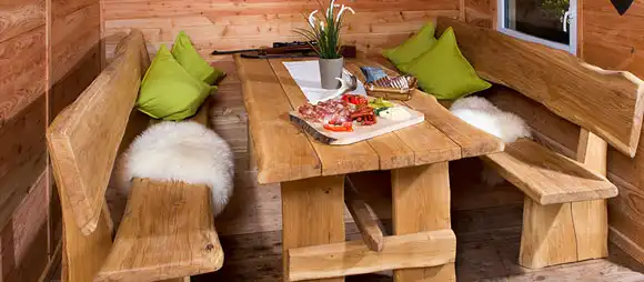 Gartenmöbel aus Massivholz – Hochwertige Handarbeit